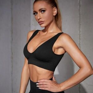 Yoga Pilates work out sport black bra support seamless low back NWOT S